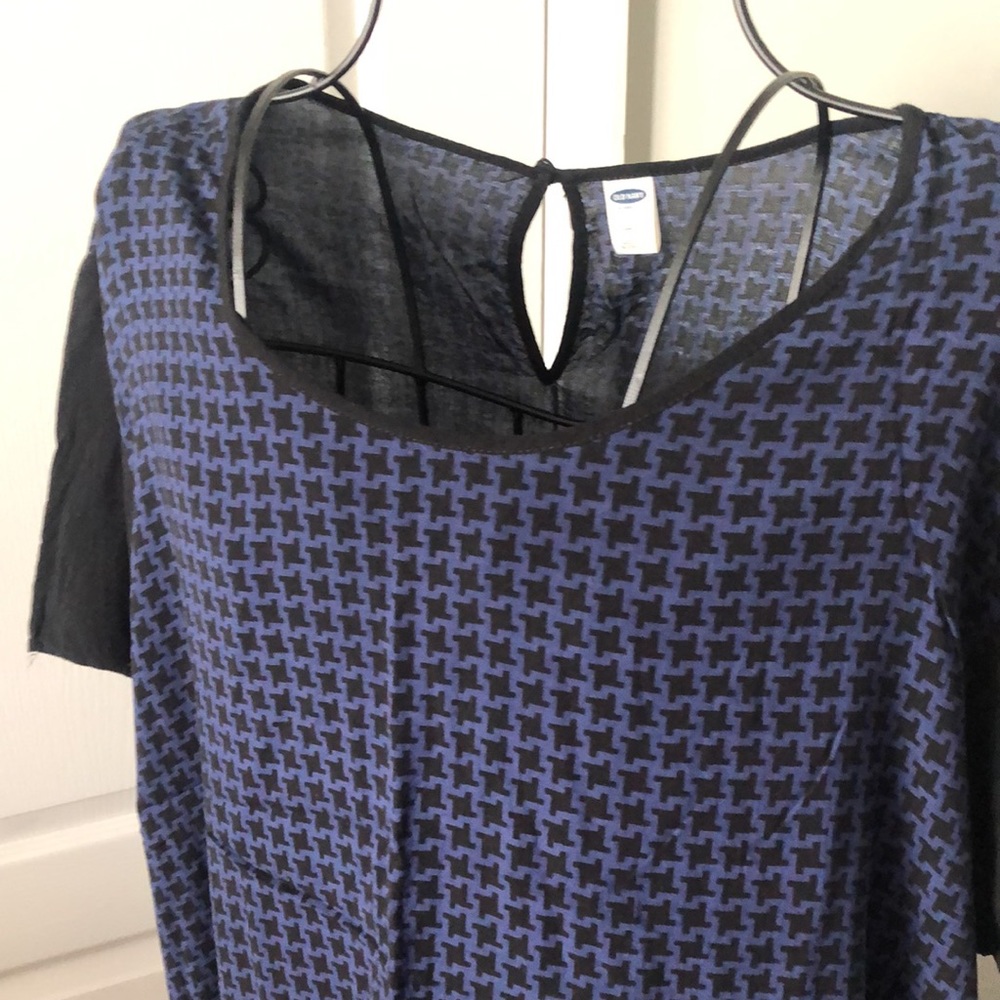 Old Navy High-Low T-Shirt Style Blouse - Picture 2 of 9